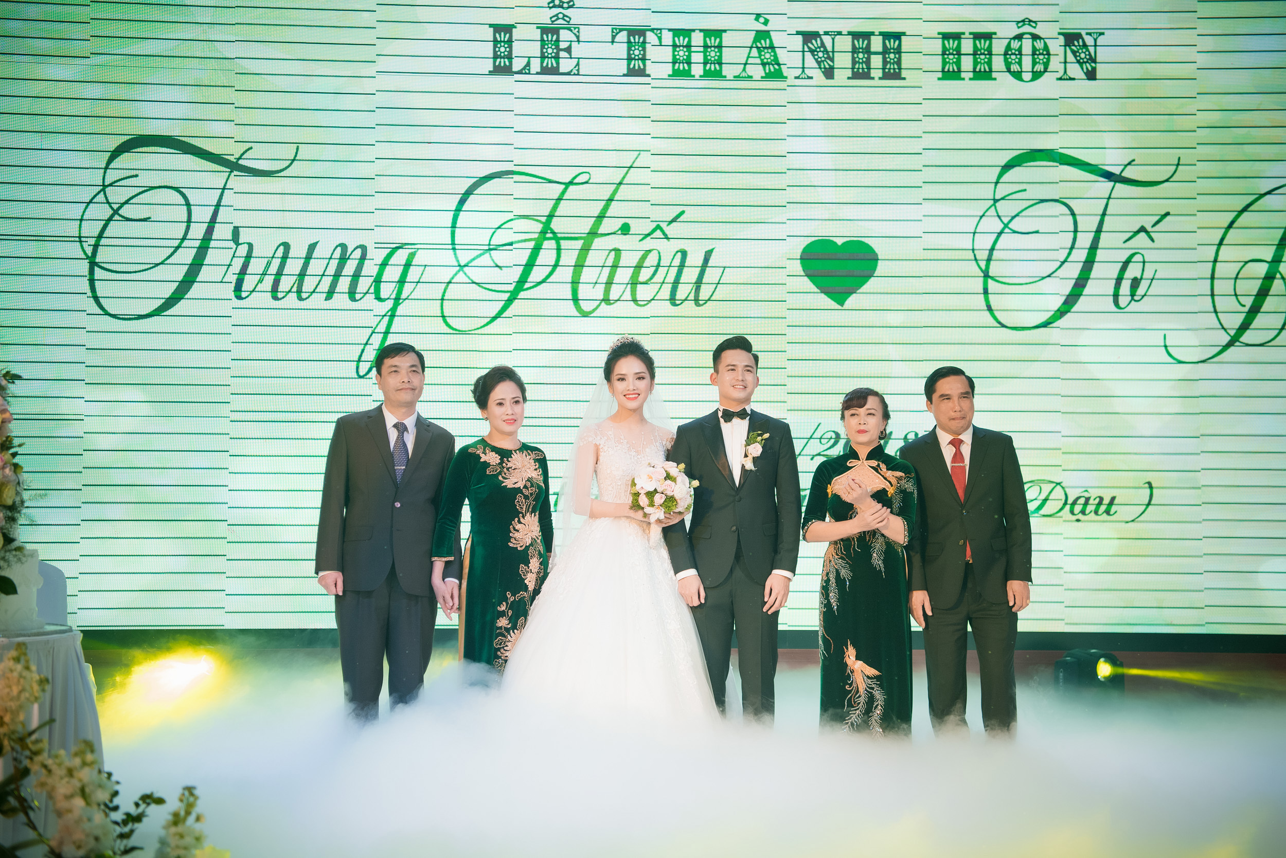 Top 10 HHVN Tố Như diện váy cưới đính kim cương trong hôn lễ cùng hotboy cảnh sát 7